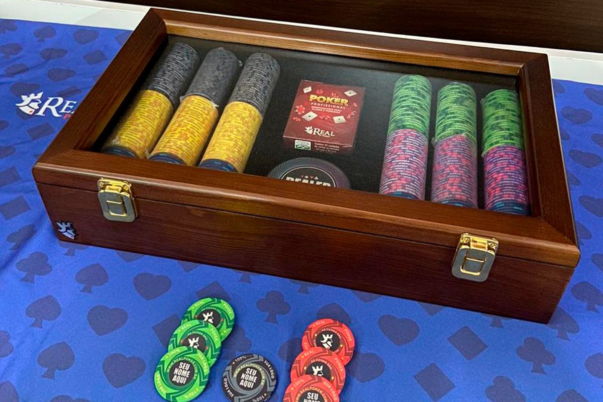 Maleta de Madeira com Fichas de Poker Personalizadas em Cerâmica com Frete  Grátis - Real Poker